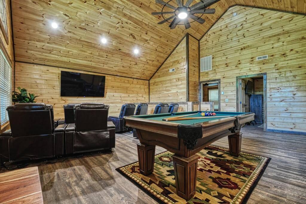 Adventure Retreat/Cabin/Pool+Hot Tub/Game Room+Theater Sevierville Exteriér fotografie
