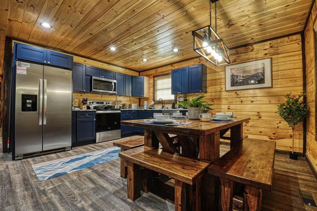 Adventure Retreat/Cabin/Pool+Hot Tub/Game Room+Theater Sevierville Exteriér fotografie