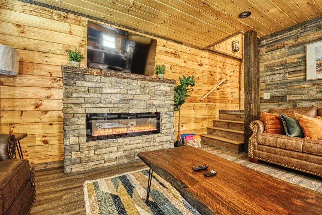 Adventure Retreat/Cabin/Pool+Hot Tub/Game Room+Theater Sevierville Exteriér fotografie