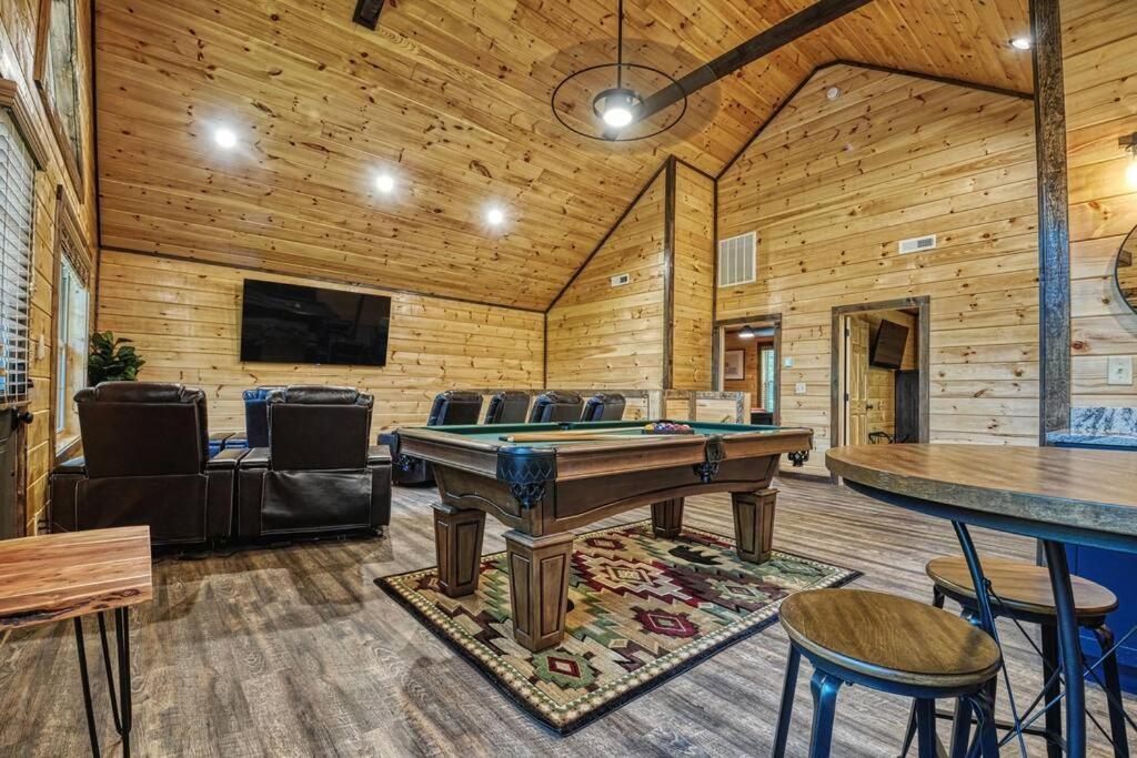 Adventure Retreat/Cabin/Pool+Hot Tub/Game Room+Theater Sevierville Exteriér fotografie