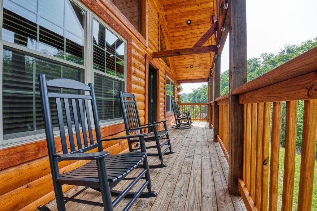 Adventure Retreat/Cabin/Pool+Hot Tub/Game Room+Theater Sevierville Exteriér fotografie
