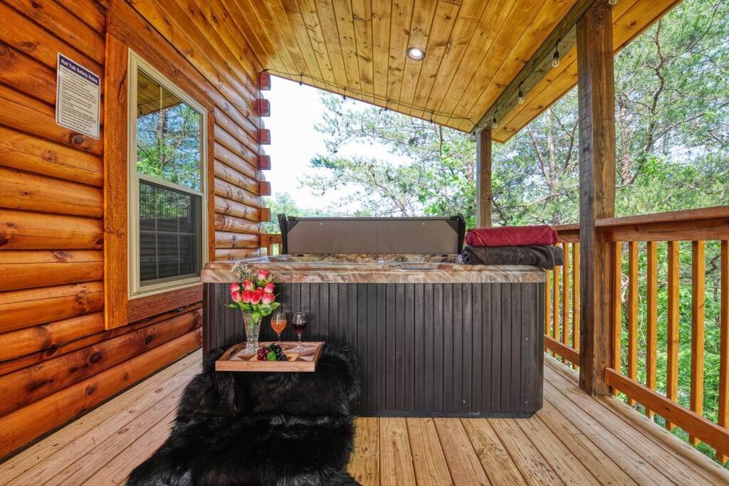 Adventure Retreat/Cabin/Pool+Hot Tub/Game Room+Theater Sevierville Exteriér fotografie