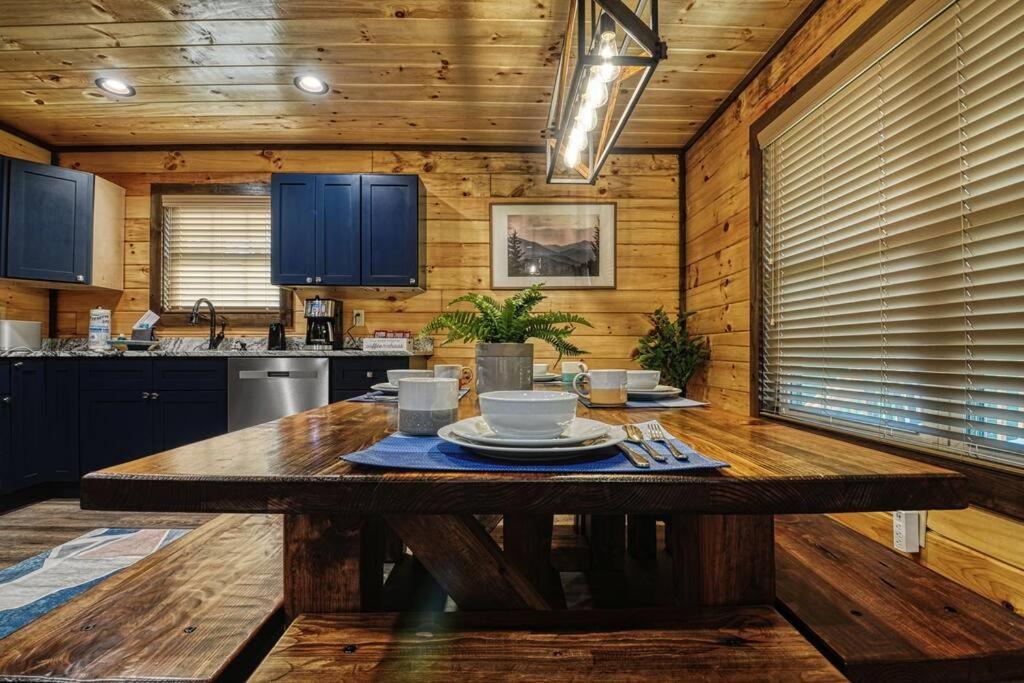 Adventure Retreat/Cabin/Pool+Hot Tub/Game Room+Theater Sevierville Exteriér fotografie