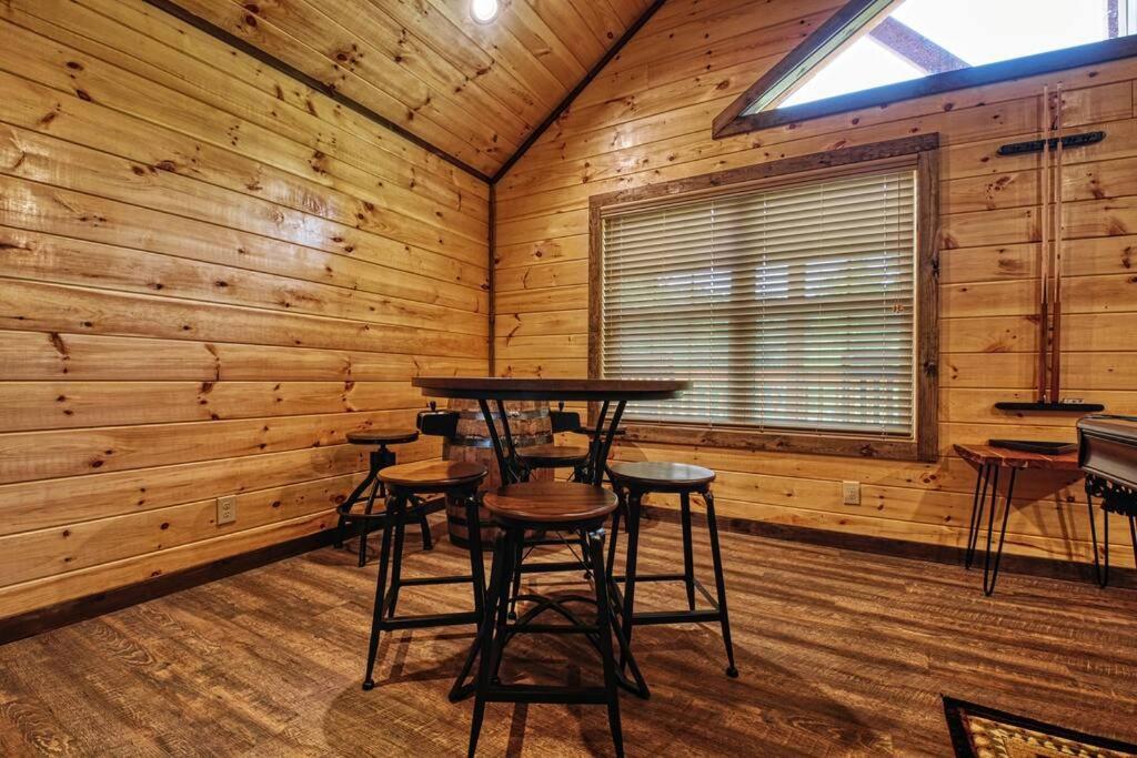 Adventure Retreat/Cabin/Pool+Hot Tub/Game Room+Theater Sevierville Exteriér fotografie